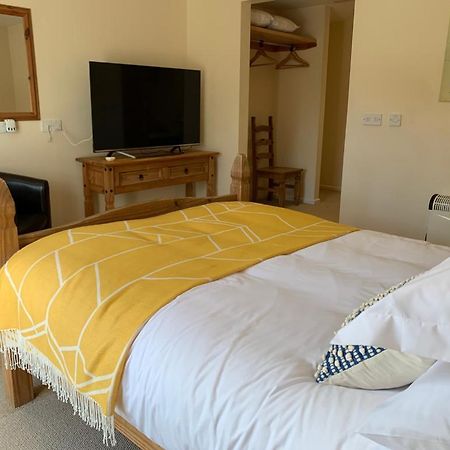 Zucchini Italian Kitchen & Rooms Truro Bagian luar foto