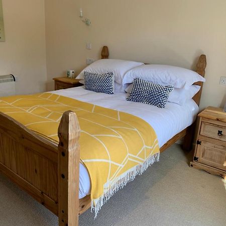 Zucchini Italian Kitchen & Rooms Truro Bagian luar foto