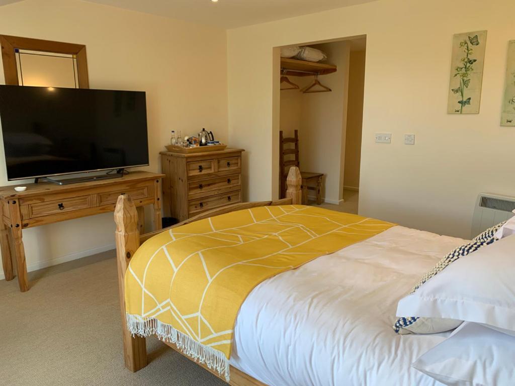 Zucchini Italian Kitchen & Rooms Truro Bagian luar foto