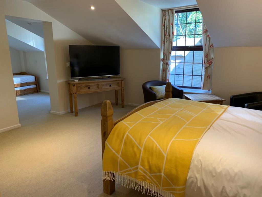 Zucchini Italian Kitchen & Rooms Truro Bagian luar foto