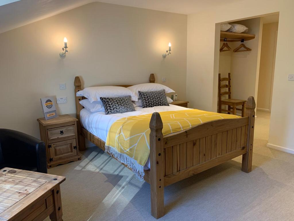 Zucchini Italian Kitchen & Rooms Truro Bagian luar foto