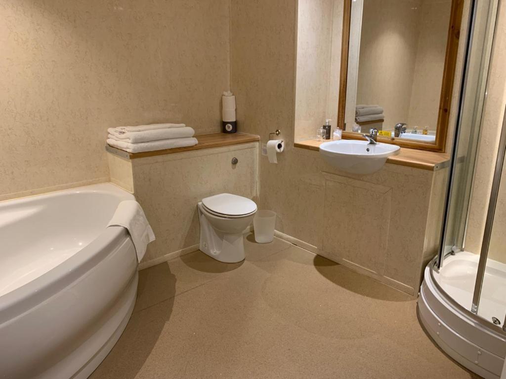 Zucchini Italian Kitchen & Rooms Truro Bagian luar foto