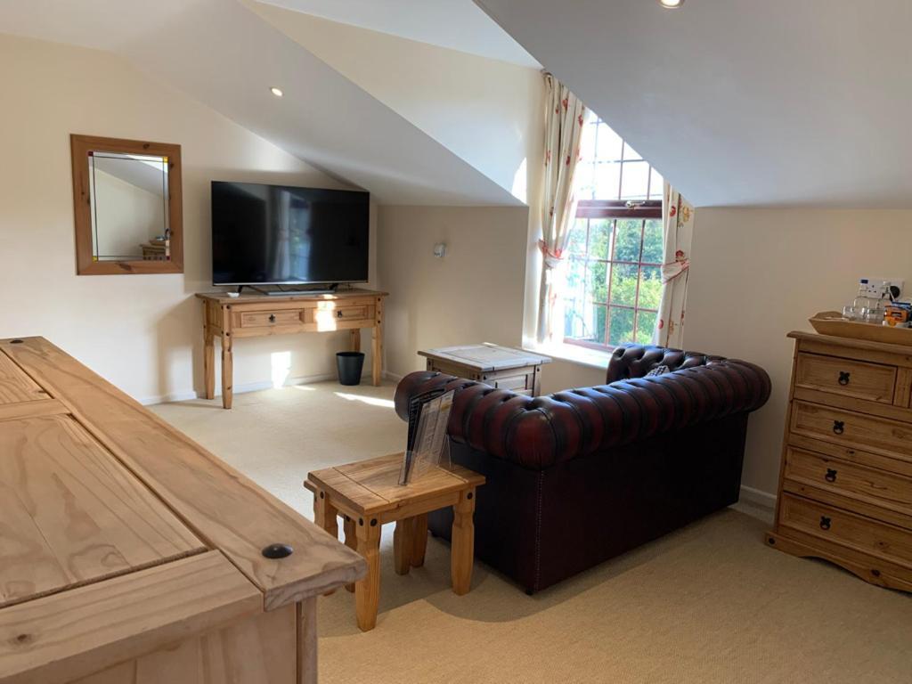 Zucchini Italian Kitchen & Rooms Truro Bagian luar foto