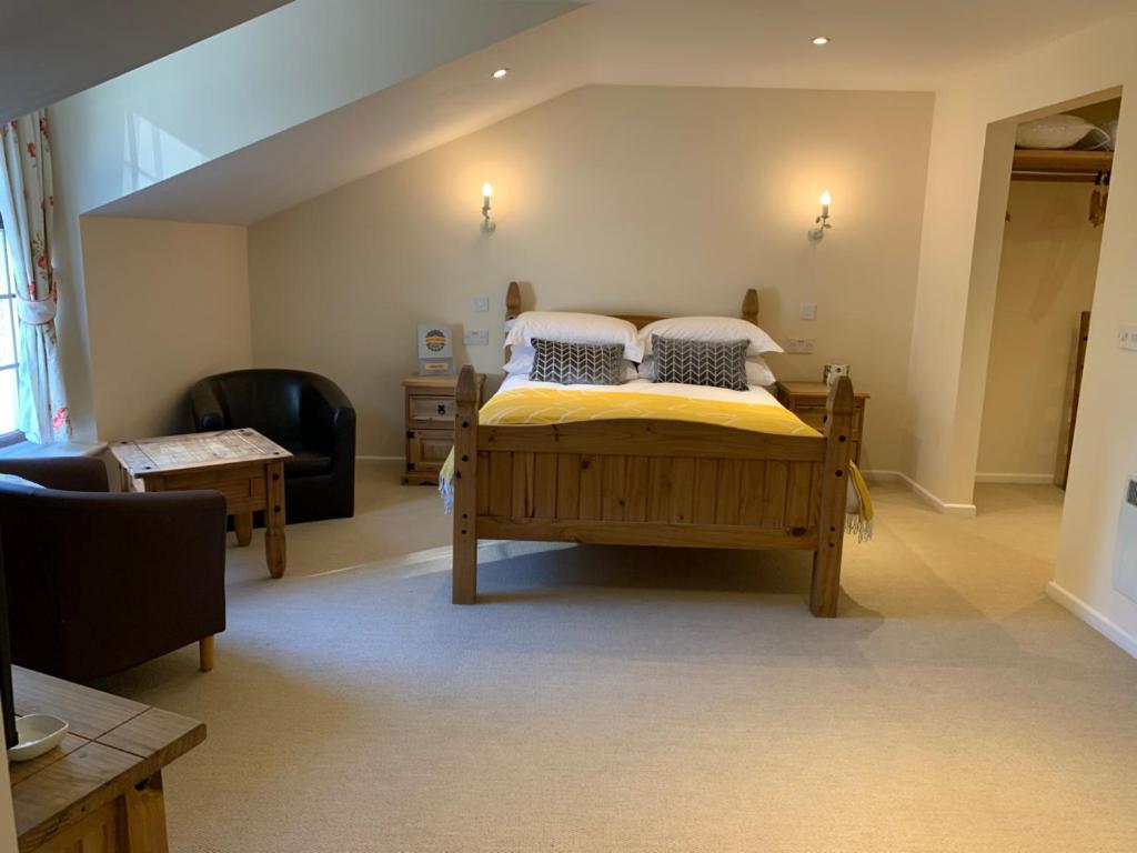 Zucchini Italian Kitchen & Rooms Truro Bagian luar foto